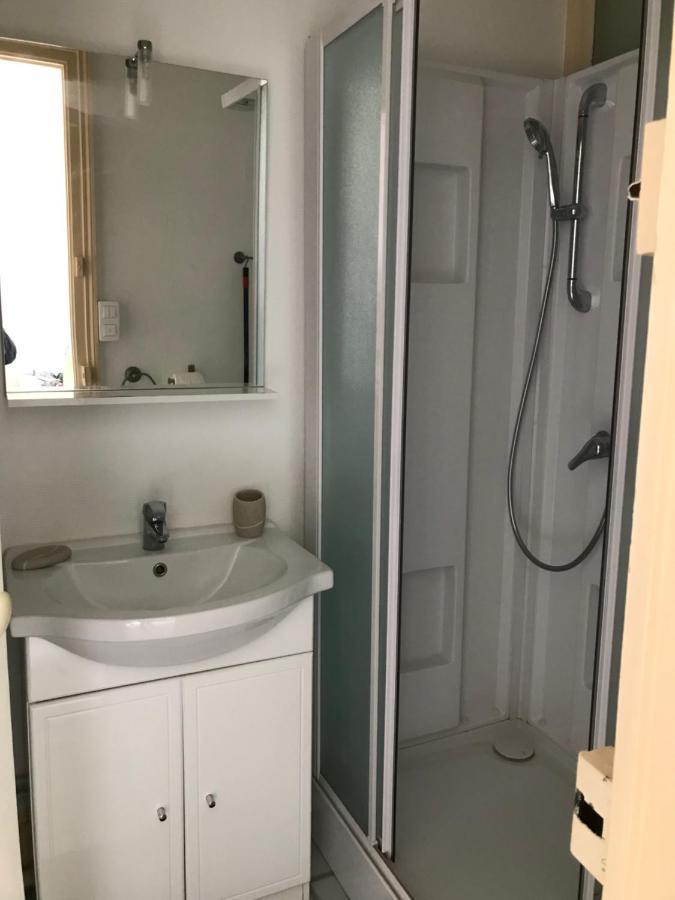 Studio Meuble Et Lumineux 20M2 Lägenhet Vittel Exteriör bild